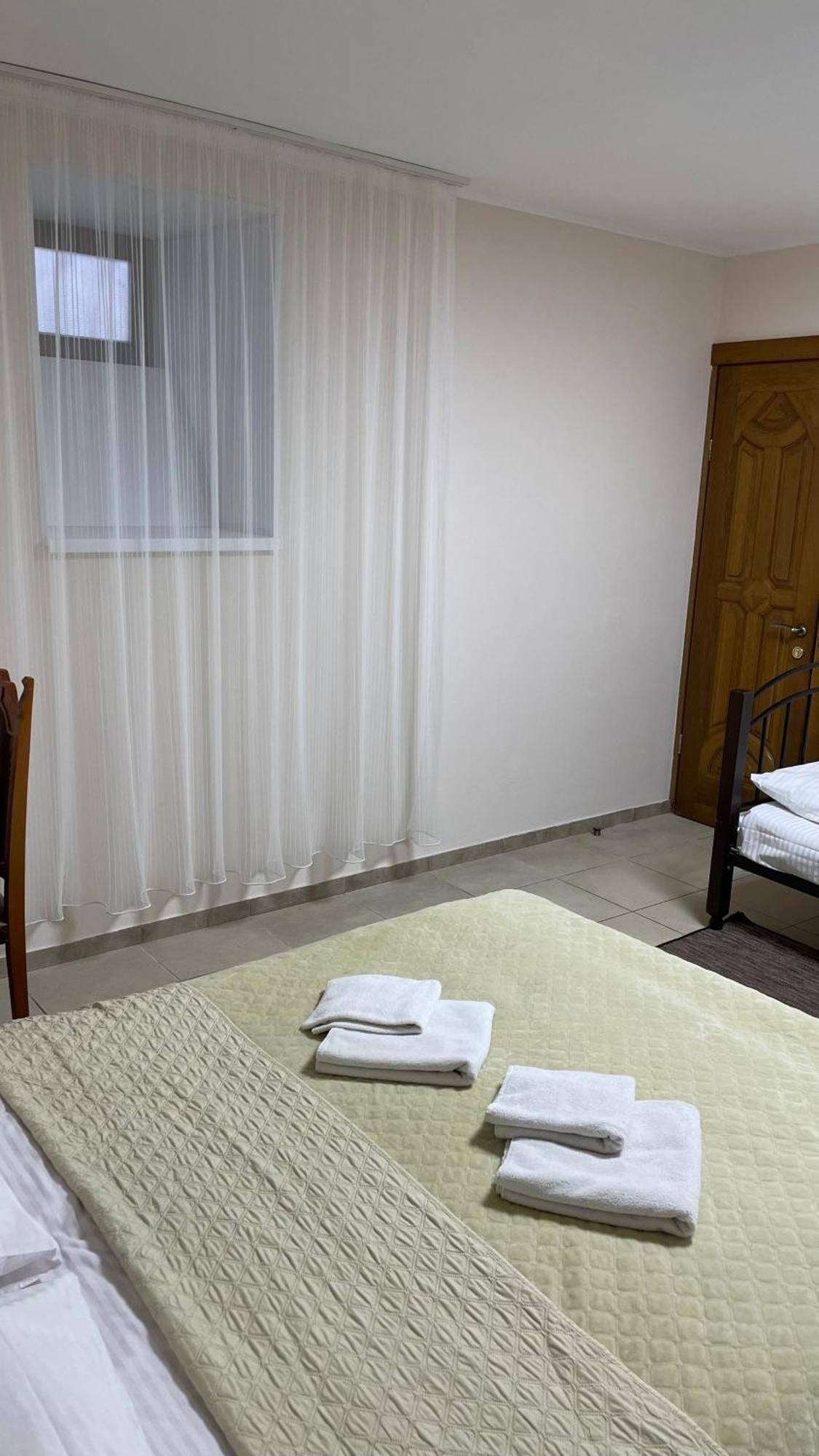 Mini Hotel Central Park Львів Екстер'єр фото