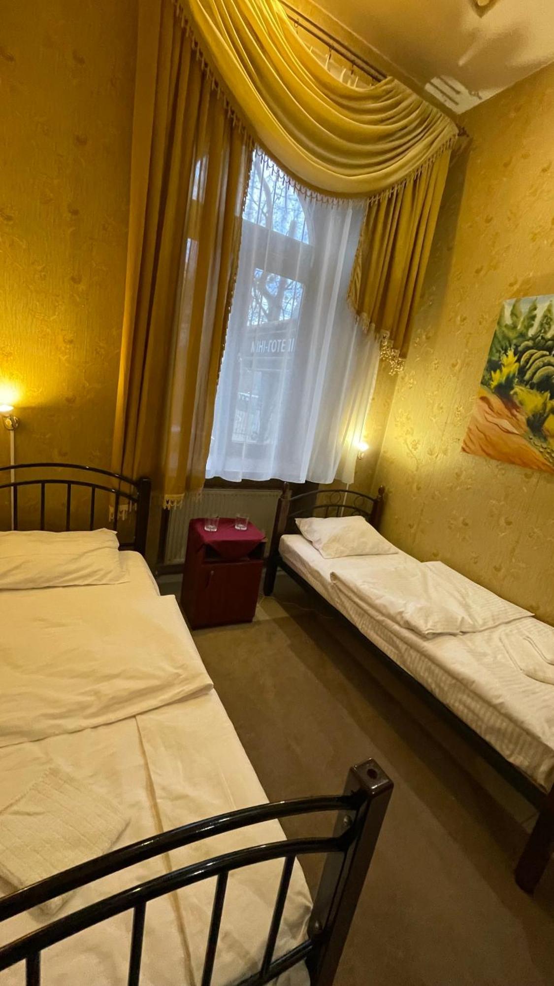 Mini Hotel Central Park Львів Екстер'єр фото